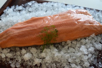 Norsk Regnbågslax Filé D-trim