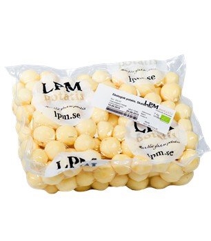 Skalad ekologisk potatis